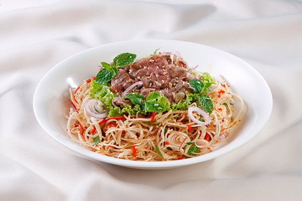Cách làm gỏi bắp bò hoa chuối thơm ngon tại nhà