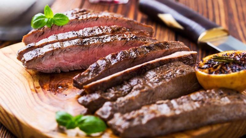 Món ngon từ thịt bò nhập khẩu đang dẫn đầu xu hướng ẩm thực Việt – Từ steak, lẩu đến món ăn sáng